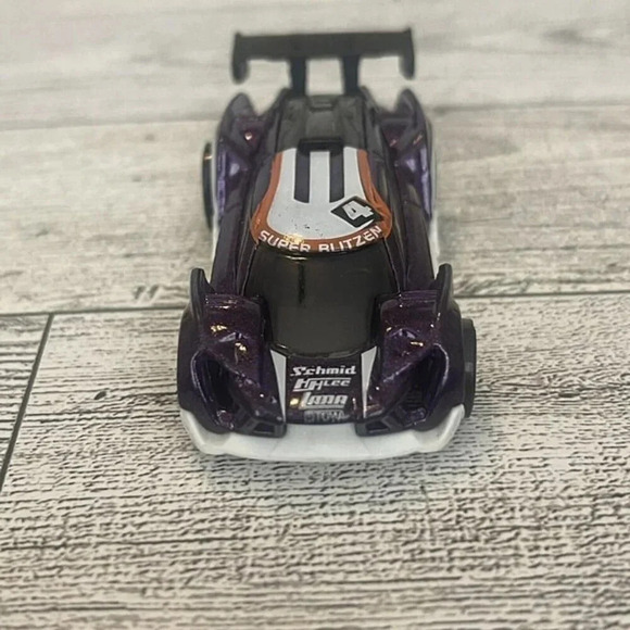 2010 Mattel Hot Wheels Super Biltzen Collectable Scale 1:64 - Picture 2 of 10